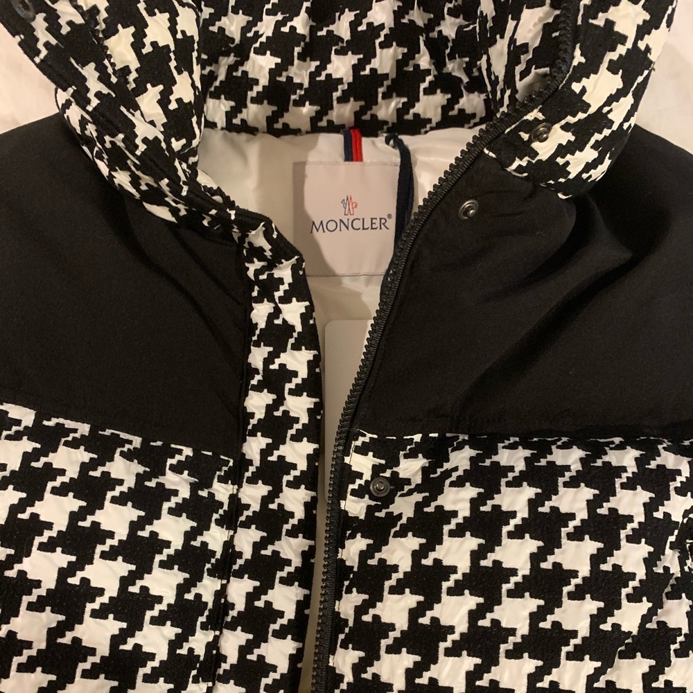 Black/white Puffer Moncler Jacket